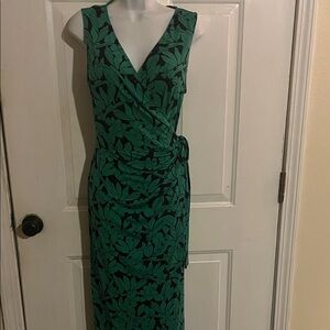 Elegant Green Floral Wrap Dress